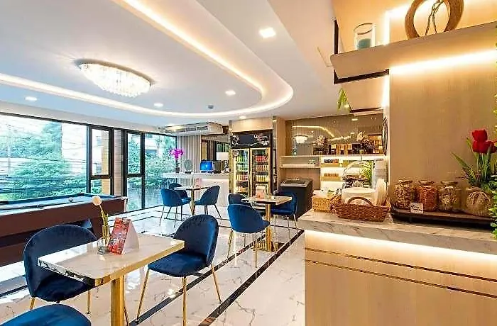 Metro Ratchada 36 Hotell 3*